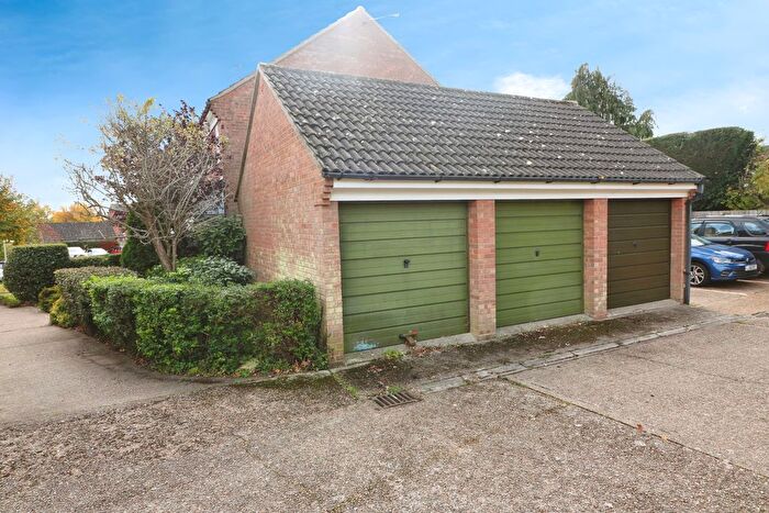 Studio For Sale In Garage At Old School Close, Codicote, SG4