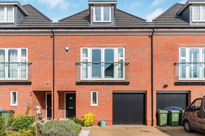 4 Bedroom Terraced House For Sale In Holland Gardens, London, SE9