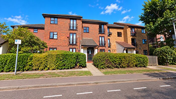 1 Bedroom Flat For Sale In Shafter Road, Dagenham, RM10