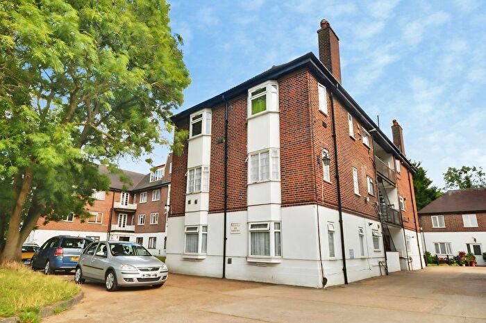2 Bedroom Flat To Rent In Great West Road, Isleworth, TW7