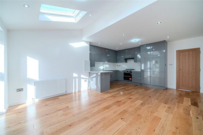 3 Bedroom End Of Terrace House For Sale In Chertsey, Surrey, KT16