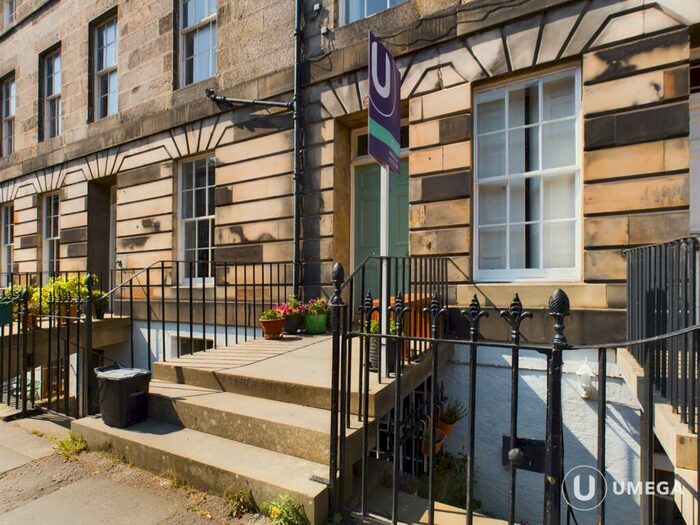 3 Bedroom Flat To Rent In Cumberland Street, New Town, Edinburgh, EH3