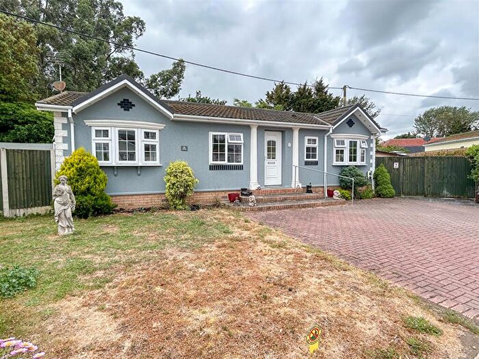 2 Bedroom Park Home For Sale In Flagship Park, Flag Hill, Great Bentley, Colchester, CO7