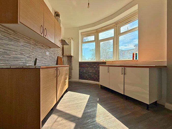 2 Bedroom Flat To Rent In Flat, Dial Lane, West Bromwich, B70