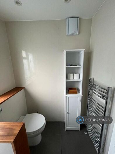 1 Bedroom Flat To Rent In Lockhart Street, London, E3