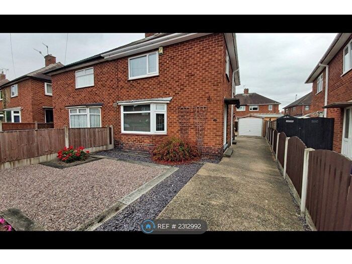3 Bedroom Semi-Detached House To Rent In Murby Crescent, Nottingham, NG6