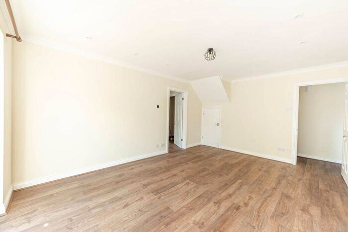 2 Bedroom House To Rent In Rickmansworth Road, Northwood, HA6