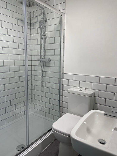 2 Bedroom Apartment To Rent In Dean House, L22