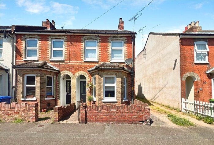 3 Bedroom End Of Terrace House For Sale In Herrett Street, Aldershot, Hampshire, GU12