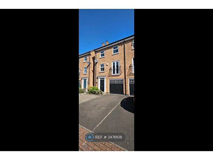 5 Bedroom Semi-Detached House To Rent In Lyvelly Gardens, Peterborough, PE1