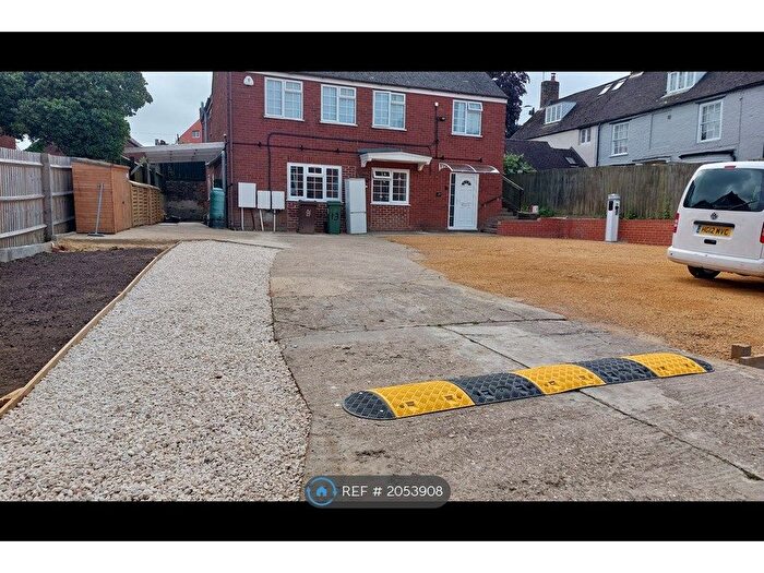 1 Bedroom Flat To Rent In Bridge Street, Buckingham, MK18