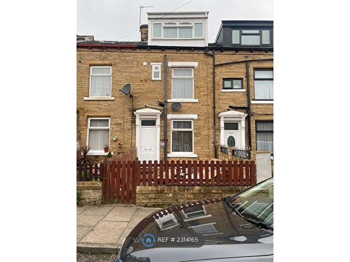 4 Bedroom Terraced House To Rent In Silverdale Road, Bradford, BD5