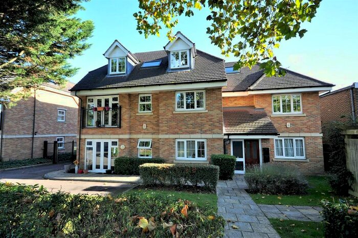 2 Bedroom Flat To Rent In Garston, St. Albans Road, Watford, WD25