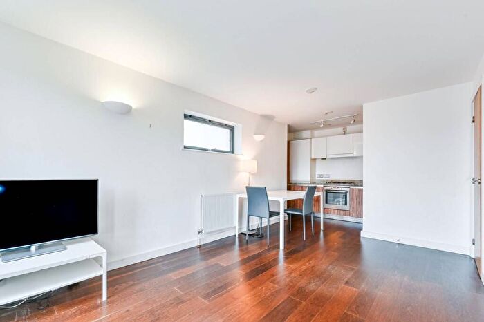 1 Bedroom Flat To Rent In Morton Road, De Beauvoir Town, London, N1