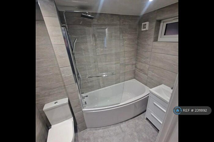 3 Bedroom Flat To Rent In Kinghorne Walk, Dundee, DD3
