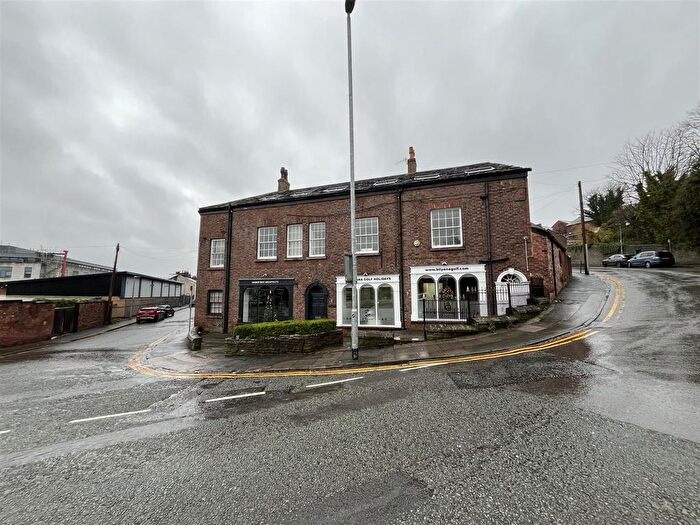 2 Bedroom Flat To Rent In Waters Green, Macclesfield, SK11