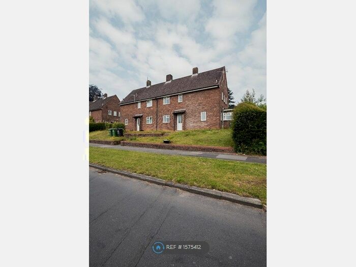 5 Bedroom Semi-Detached House To Rent In Minden Way, Winchester, SO22