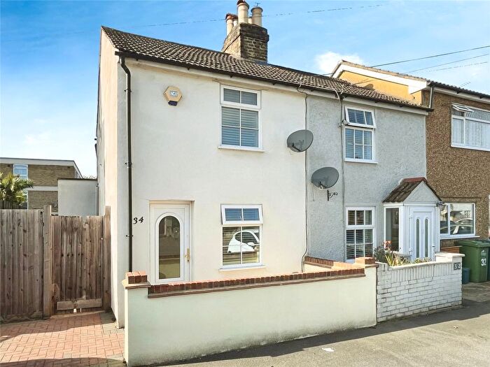 2 Bedroom End Of Terrace House To Rent In Laytons Lane, Sunbury-On-Thames, Surrey, TW16