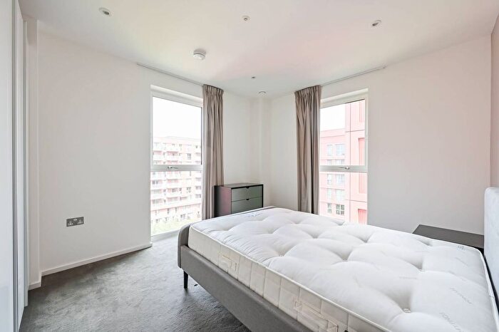 3 Bedroom Flat To Rent In Victory Parade, Stratford, London, E20