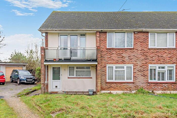 2 Bedroom Maisonette For Sale In Lingfield Gardens, Southampton, SO18