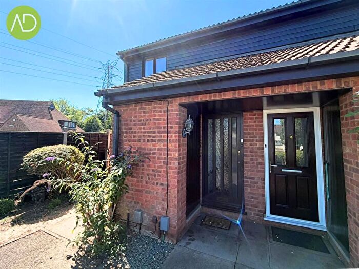 1 Bedroom Maisonette To Rent In Amwell Court, Hoddesdon, EN11