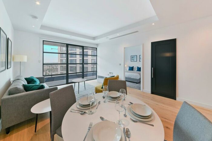 1 Bedroom Apartment To Rent In Bridgewater House, London City Island, London, E14