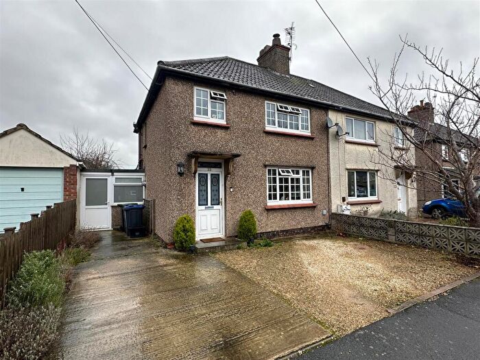 3 Bedroom Semi Detached House For Sale In Greenway Avenue, Chippenham, SN15