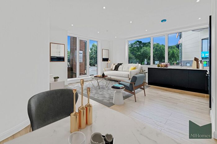 1 Bedroom Flat To Rent In London Road, Aquila House, RH1