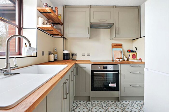 1 Bedroom Flat For Sale In Homefield Mews, Blakeney Road, Beckenham, BR3