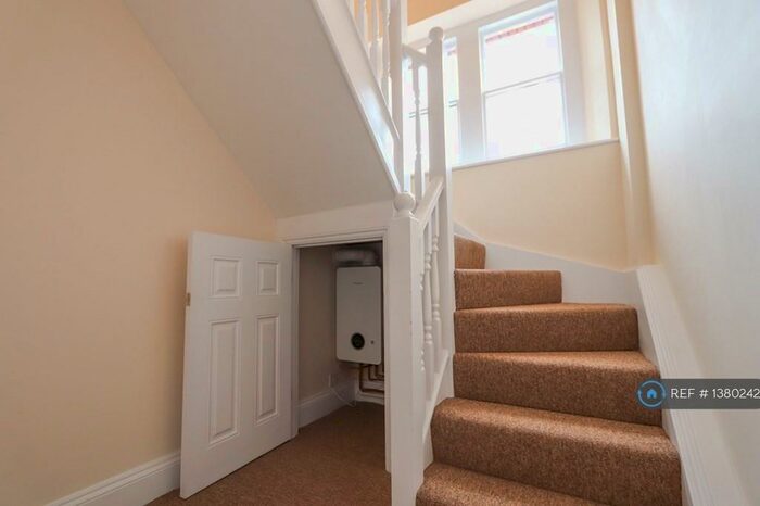 2 Bedroom Flat To Rent In Haberfield House, Bristol, BS8