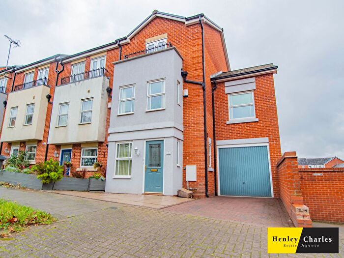 5 Bedroom End Terrace House For Sale In Northcroft Way, Erdington, Birmingham, B23