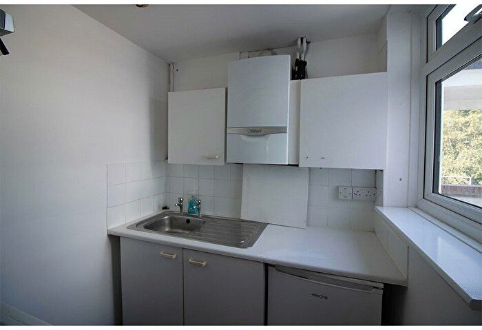 2 Bedroom Apartment To Rent In High Street, Banstead, Surrey, SM7