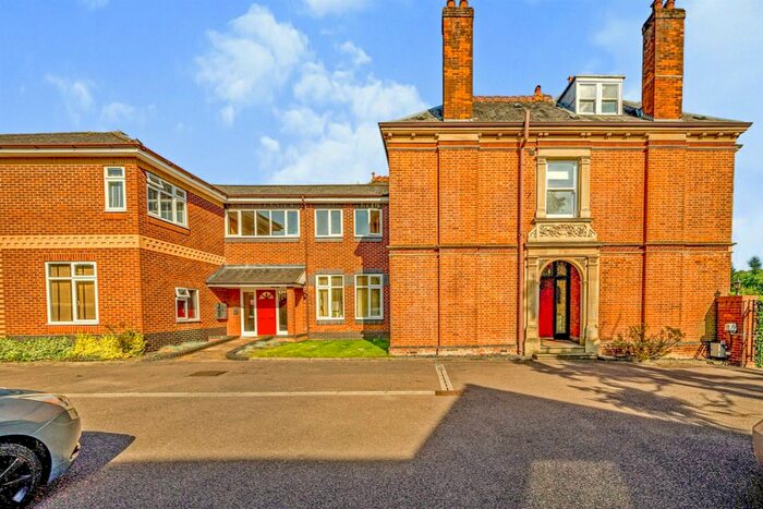 1 Bedroom Flat To Rent In London Road, High Wycombe, HP11