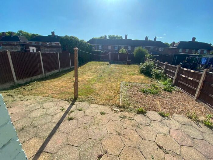 4 Bedroom Terraced House To Rent In Holmes Carr Crescent, Doncaster, South Yorkshire, DN11