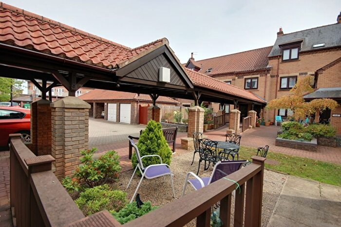 2 Bedroom Flat For Sale In St. Ellens Court, Beverley, HU17