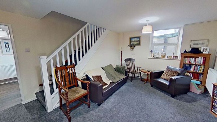 2 Bedroom Flat For Sale In Duke Street, Aberdare, Rhondda Cynon Taf, CF44