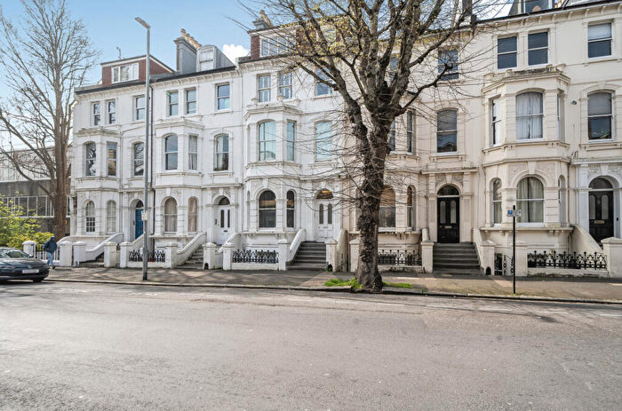 2 Bedroom Flat For Sale In Tisbury Road, Hove, East Sussex, BN3