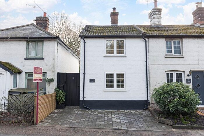 2 Bedroom End Of Terrace House For Sale In Copthorne Common, Copthorne, RH10