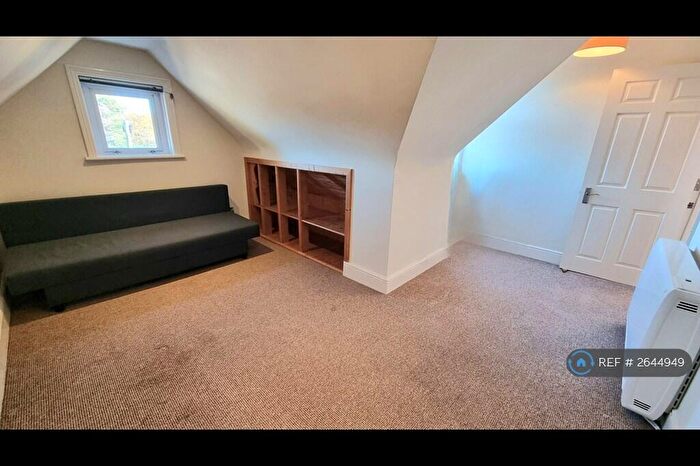 2 Bedroom Flat To Rent In Alum Grove Court, Bournemouth, BH4