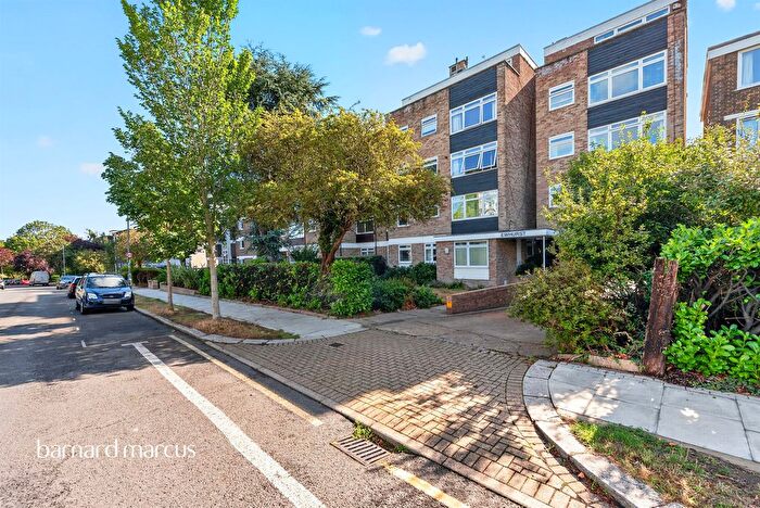 2 Bedroom Flat For Sale In Kersfield Road, London, SW15