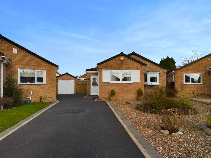 Houses for sale in Wollaton Paddocks, Nottingham, NG8