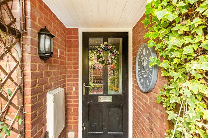 3 Bedroom Terraced House For Sale In Tilden Road, Compton, SO21