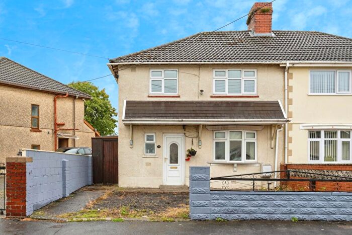 3 Bedroom Semi-Detached House For Sale In Brynamlwg Road, Gorseinon, Swansea, SA4