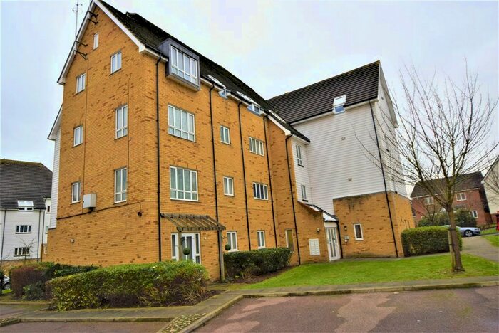 2 Bedroom Flat To Rent In Ensign Court, Waterside, DA11