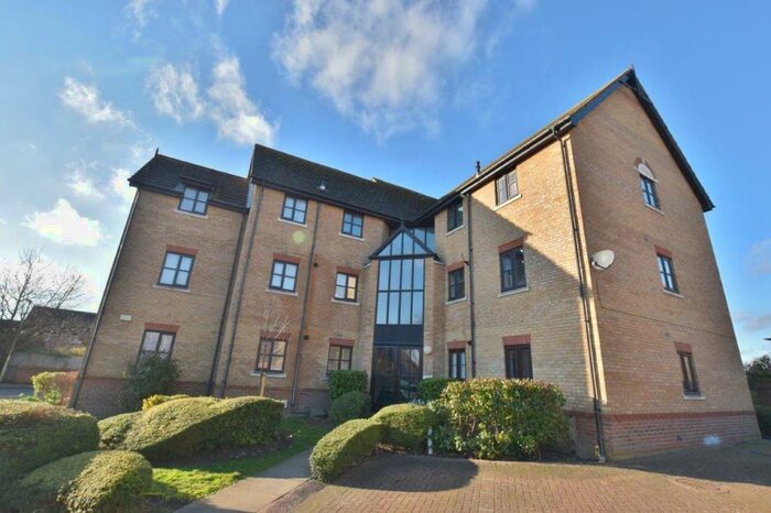 2 Bedroom Flat To Rent In Dyers Court, Bishops Stortford, CM23
