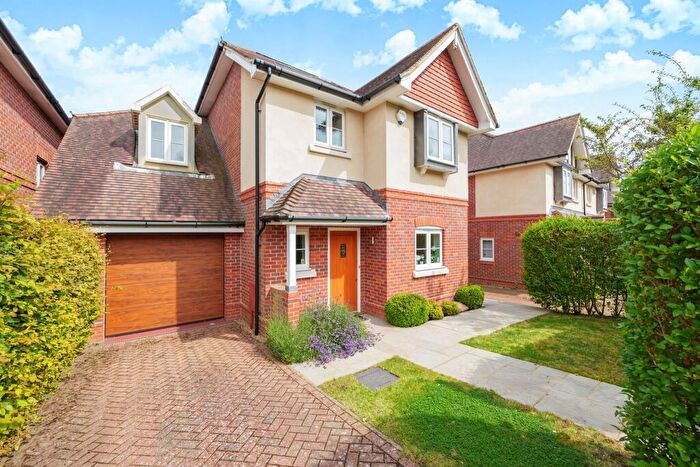 4 Bedroom Detached House For Sale In St. Pauls Gardens, Maidenhead, SL6
