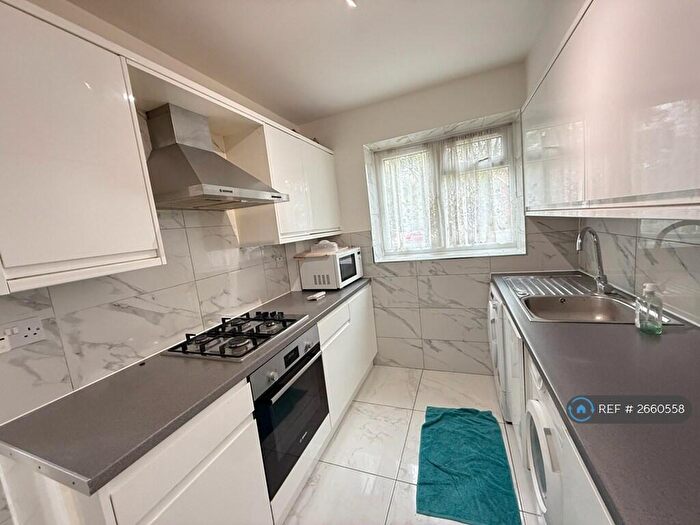 2 Bedroom Flat To Rent In Stanley Park Road, Wallington, SM6