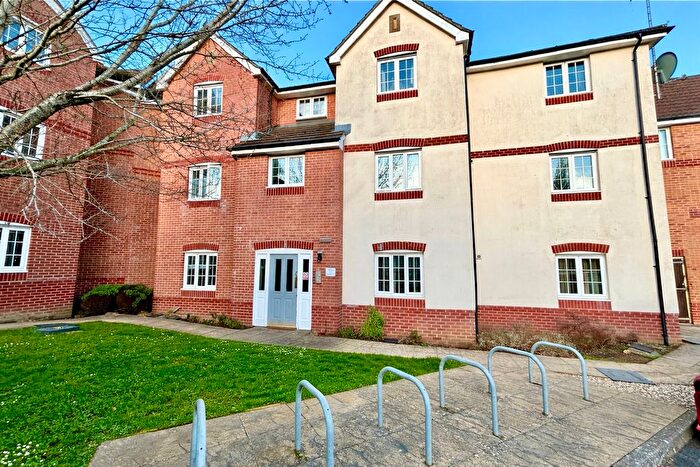 2 Bedroom Flat For Sale In Tristram Close, Yeovil, BA21
