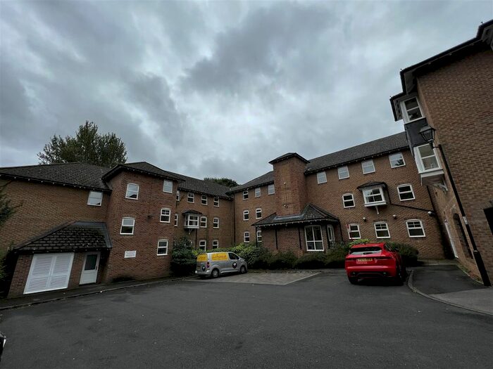 2 Bedroom Flat To Rent In St. Giles Close, Gilesgate, Durham, DH1