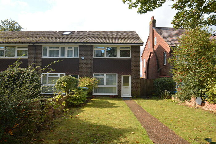 3 Bedroom End Of Terrace House To Rent In Shrewsbury Lane, London, SE18